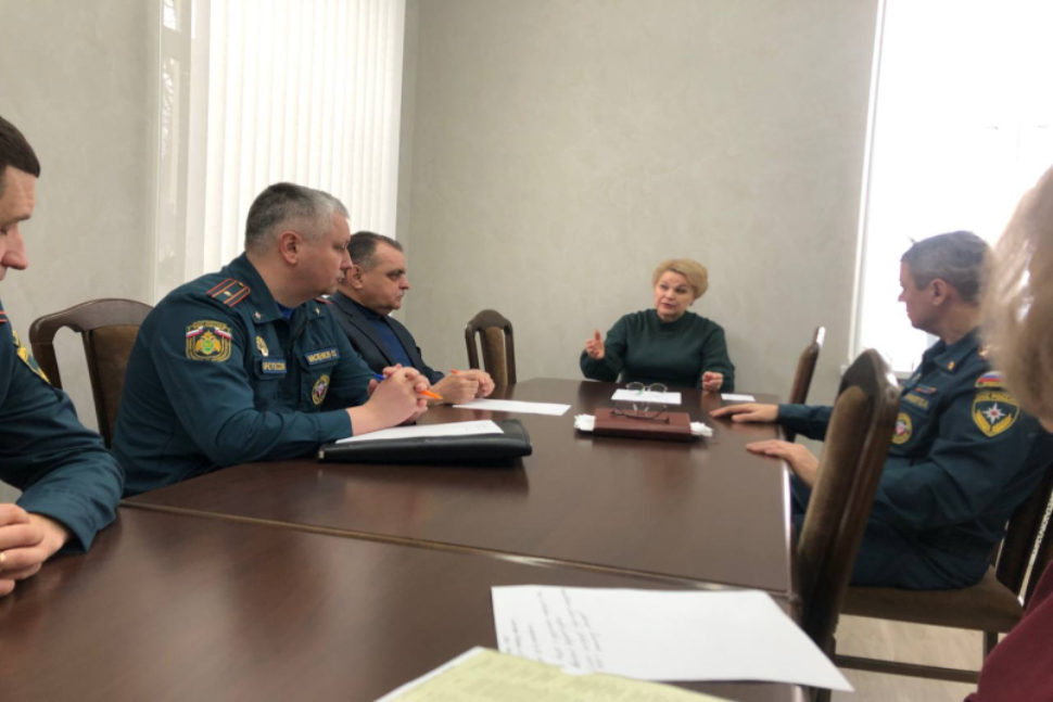 Проведена рабочая встреча главы района с представителями Главного управления МЧС России Проведена рабочая встреча главы района с представителями Главного управления МЧС России