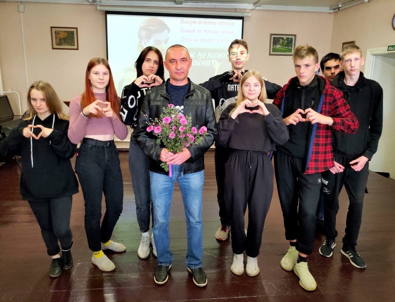 СТУДЕНТЫ СОВЕРШИЛИ ЭКСКУРС В ИСТОРИЮ ПРОФЕССИИ "УЧИТЕЛЬ" СТУДЕНТЫ СОВЕРШИЛИ ЭКСКУРС В ИСТОРИЮ ПРОФЕССИИ "УЧИТЕЛЬ"