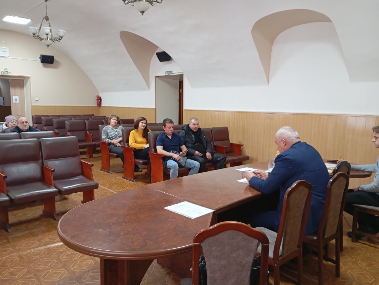 В администрации Мокшанского района прошло совещание по вопросам благоустройства с собственниками объектов торговли и бизнеса 