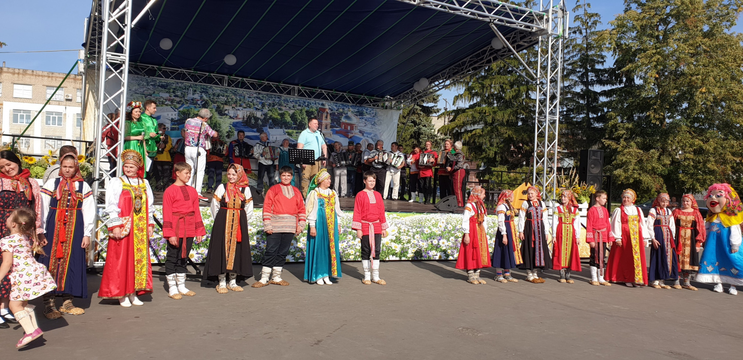 На центральной площади р.п. Мокшан 30 сентября прошел областной фестиваль «Сурская гармонь». На центральной площади р.п. Мокшан 30 сентября прошел областной фестиваль «Сурская гармонь».