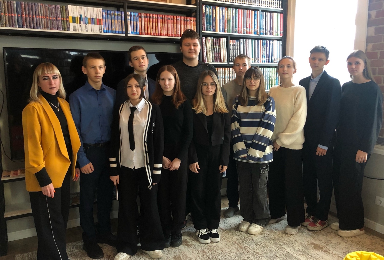 Библиографический урок "А где хранят Вселенную?" прошел с учащимися 9 класса школы п. Красное Польцо. Библиографический урок "А где хранят Вселенную?" прошел с учащимися 9 класса школы п. Красное Польцо.