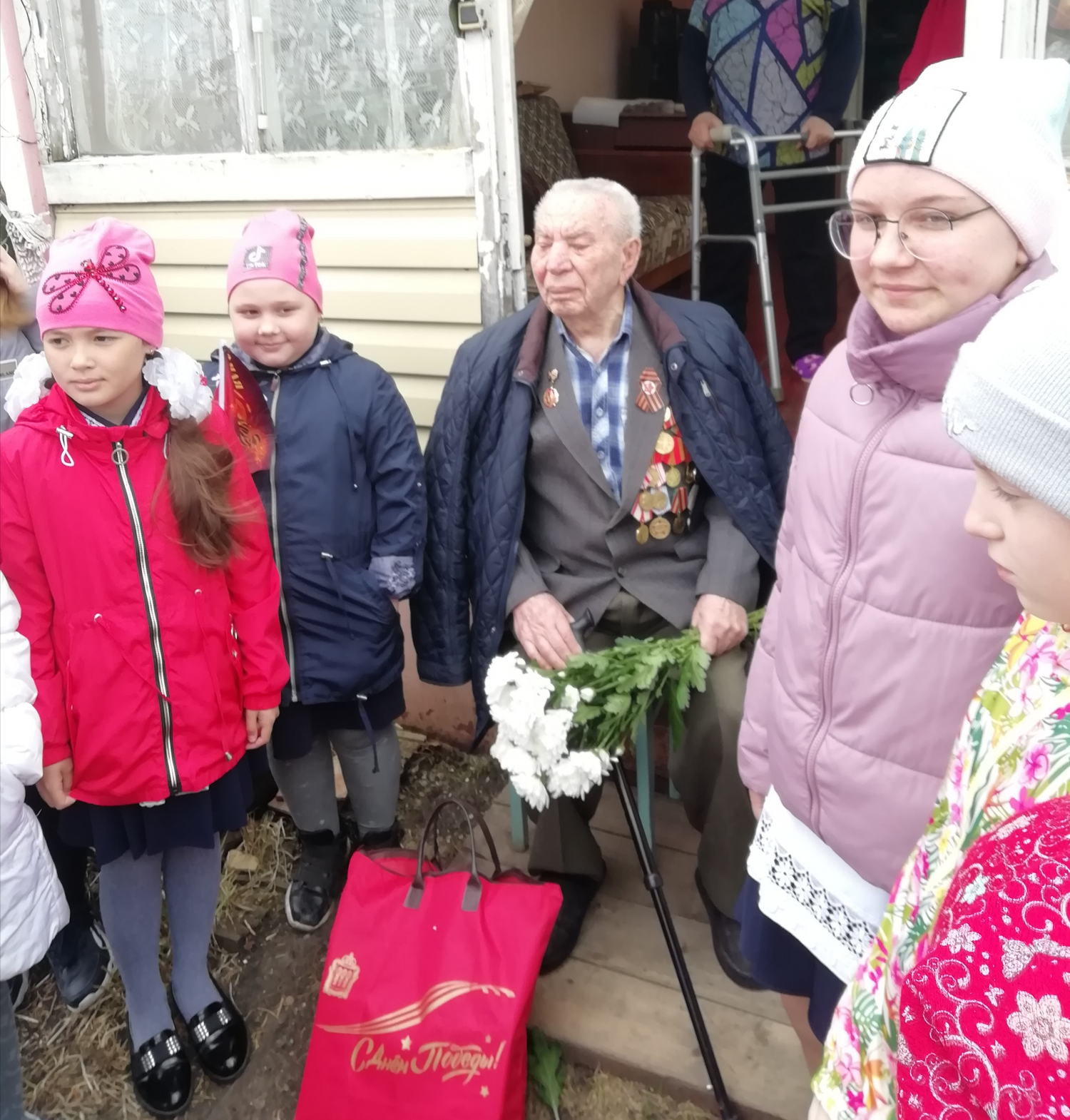 В преддверии празднования 76-й годовщины Победы в Великой Отечественной войне 1941-1945 годов традиционно в Мокшанском районе проводилось торжественное поздравление ветеранов Великой Отечественной войны с Днем Победы.