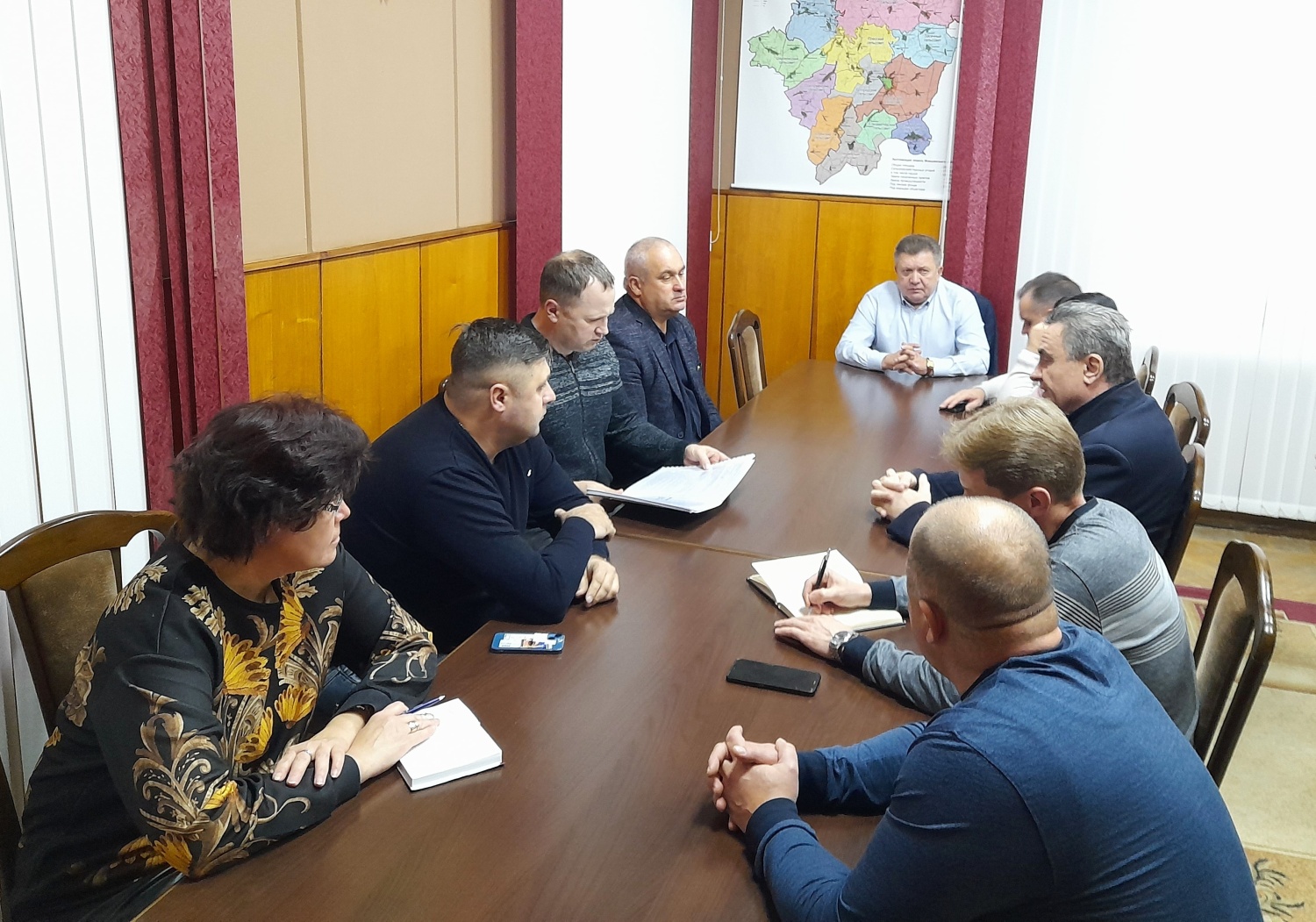  Глава Мокшанского района Н.Н. Тихомиров провел заседание градостроительного совета