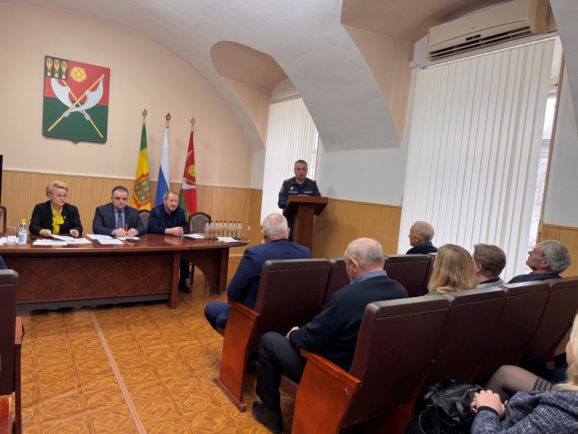28 марта 2025 года в  администрации Мокшанского района  состоялось заседание комиссии по  предупреждению и ликвидации чрезвычайных ситуаций, обеспечению пожарной безопасности и безопасности людей  на водных объектах Мокшанского района