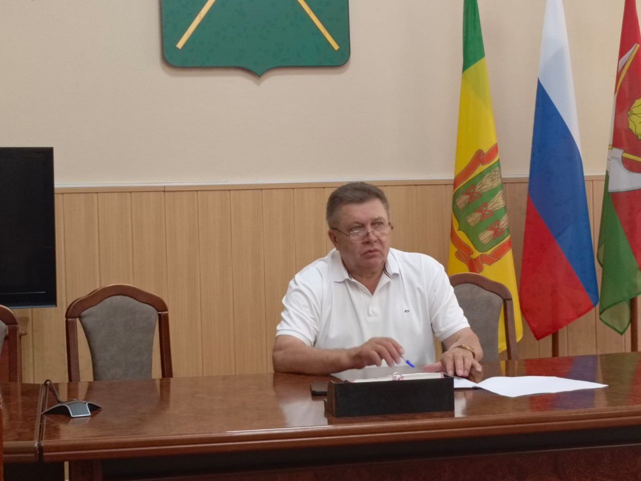Глава Мокшанского района Николай Тихомиров провел рабочее совещание Глава Мокшанского района Николай Тихомиров провел рабочее совещание