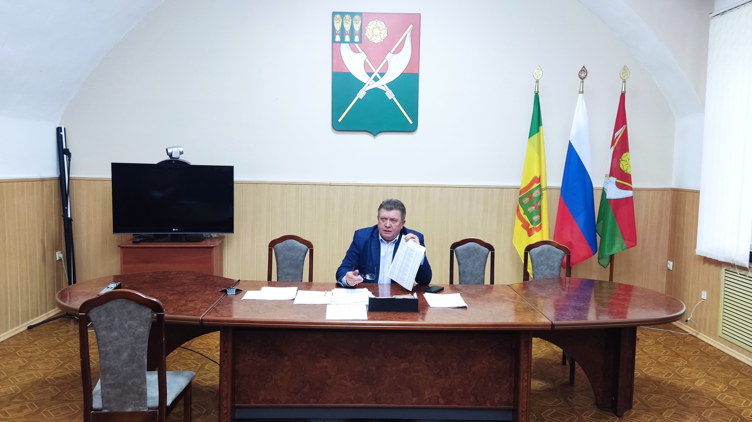Глава Мокшанского района провел рабочее совещание Глава Мокшанского района провел рабочее совещание