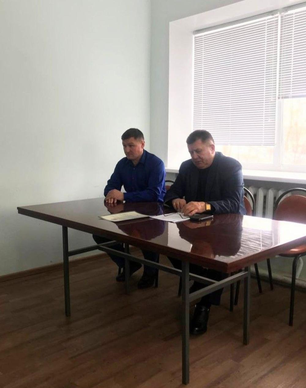 Глава Мокшанского района Н.Н.Тихомиров провел встречу с трудовым коллективом обособленного подразделения учебно-опытного хозяйства «Рамзай» и ознакомил присутствующих с итогами социально-экономического развития Мокшанского района.
