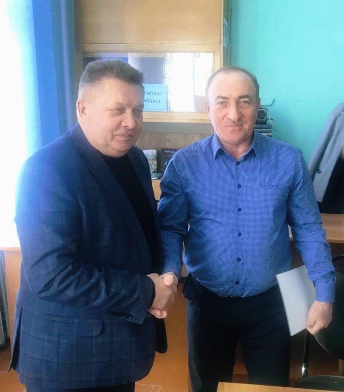 Провел встречу с населением Подгорненского сельсовета. Провел встречу с населением Подгорненского сельсовета.