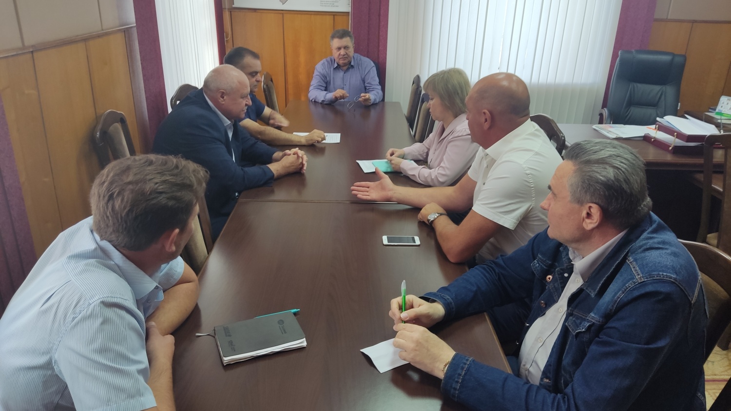 21.06.2023 глава Мокшанского района Н.Н.Тихомиров провел совещание по вопросу обеспечения населения водой в Мокшанском районе. 21.06.2023 глава Мокшанского района Н.Н.Тихомиров провел совещание по вопросу обеспечения населения водой в Мокшанском районе.