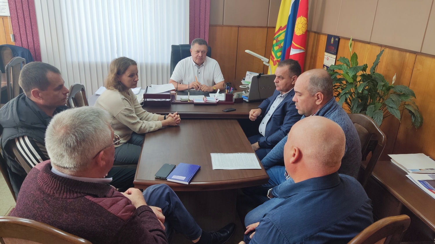 04.10.2023 г. Глава Мокшанского района Н.Н.Тихомиров встретился с представителями ООО «Управления благоустройства и очистки». 04.10.2023 г. Глава Мокшанского района Н.Н.Тихомиров встретился с представителями ООО «Управления благоустройства и очистки».