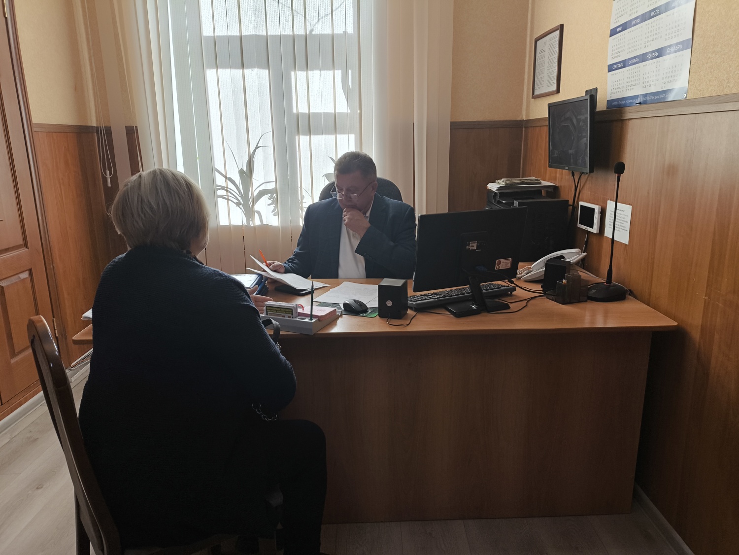 Глава Мокшанского района Н.Н.Тихомиров провел очередной прием граждан.