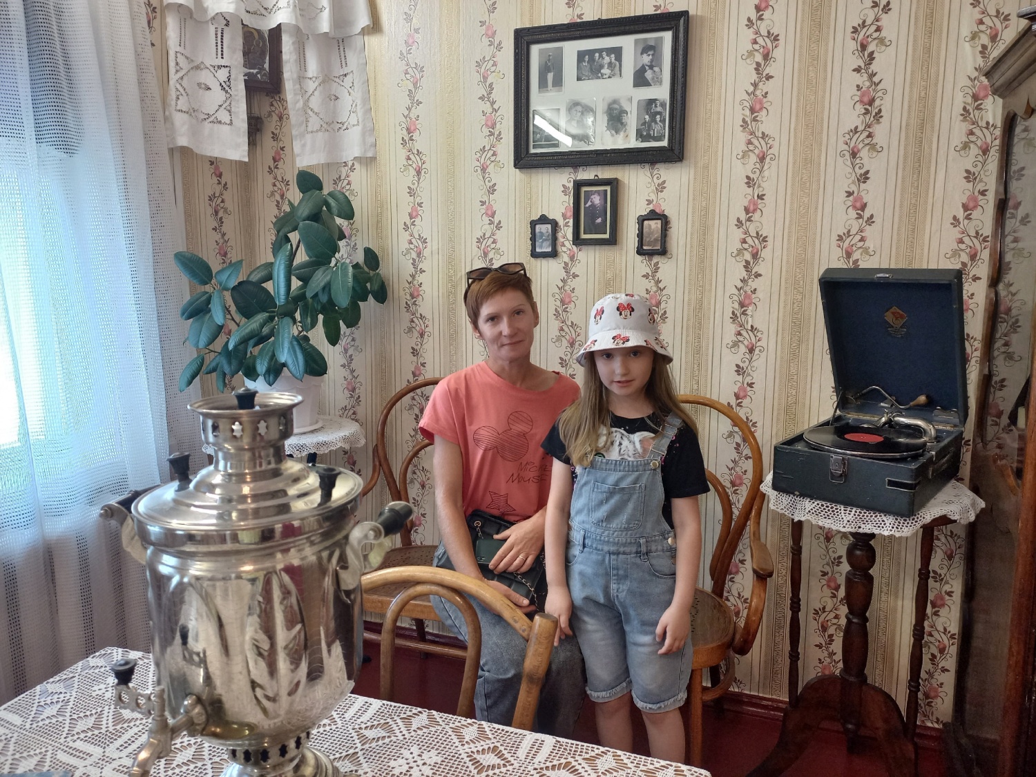 В ГОСТИ К ПИСАТЕЛЮ