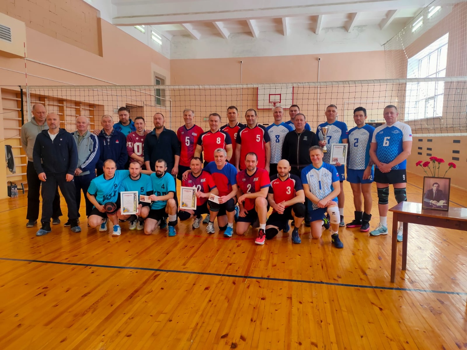 В спортивном зале средней школы с. Рамзай 27 января прошел традиционный открытый турнир по волейболу среди мужских команд, посвященный памяти Заслуженного работника сельского хозяйства Желиховского О.Н. В спортивном зале средней школы с. Рамзай 27 января прошел традиционный открытый турнир по волейболу среди мужских команд, посвященный памяти Заслуженного работника сельского хозяйства Желиховского О.Н.