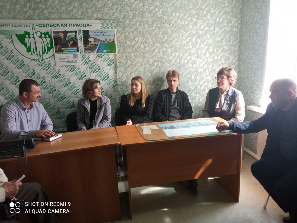 В  редакции газеты "Сельская правда" состоялся  "Круглый стол" по вопросам реализации  программы "ФКГС"