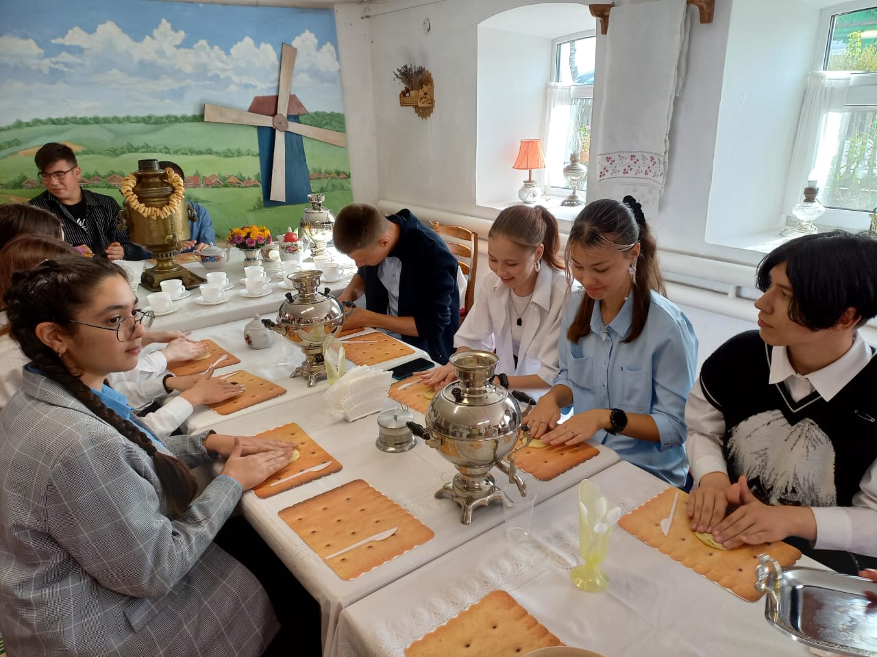 В РАМКАХ ПРОЕКТА «ПУШКИНСКАЯ КАРТА» В МУЗЕЕ ПРОШЁЛ МАСТЕР-КЛАСС «КАЛАЧИ ИЗ МАЛЫШКИНСКОЙ ПЕЧИ»