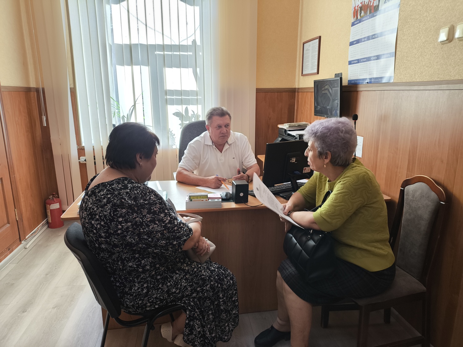  Глава Мокшанского района провел прием граждан по личным вопросам