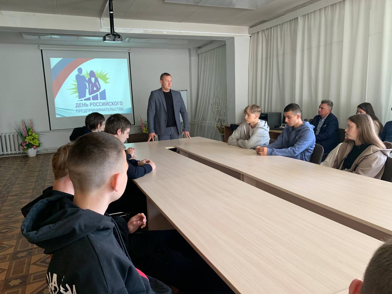 В рамках Недели предпринимательства проведена встреча со студентами ГБПОУ ПО «МАТК»