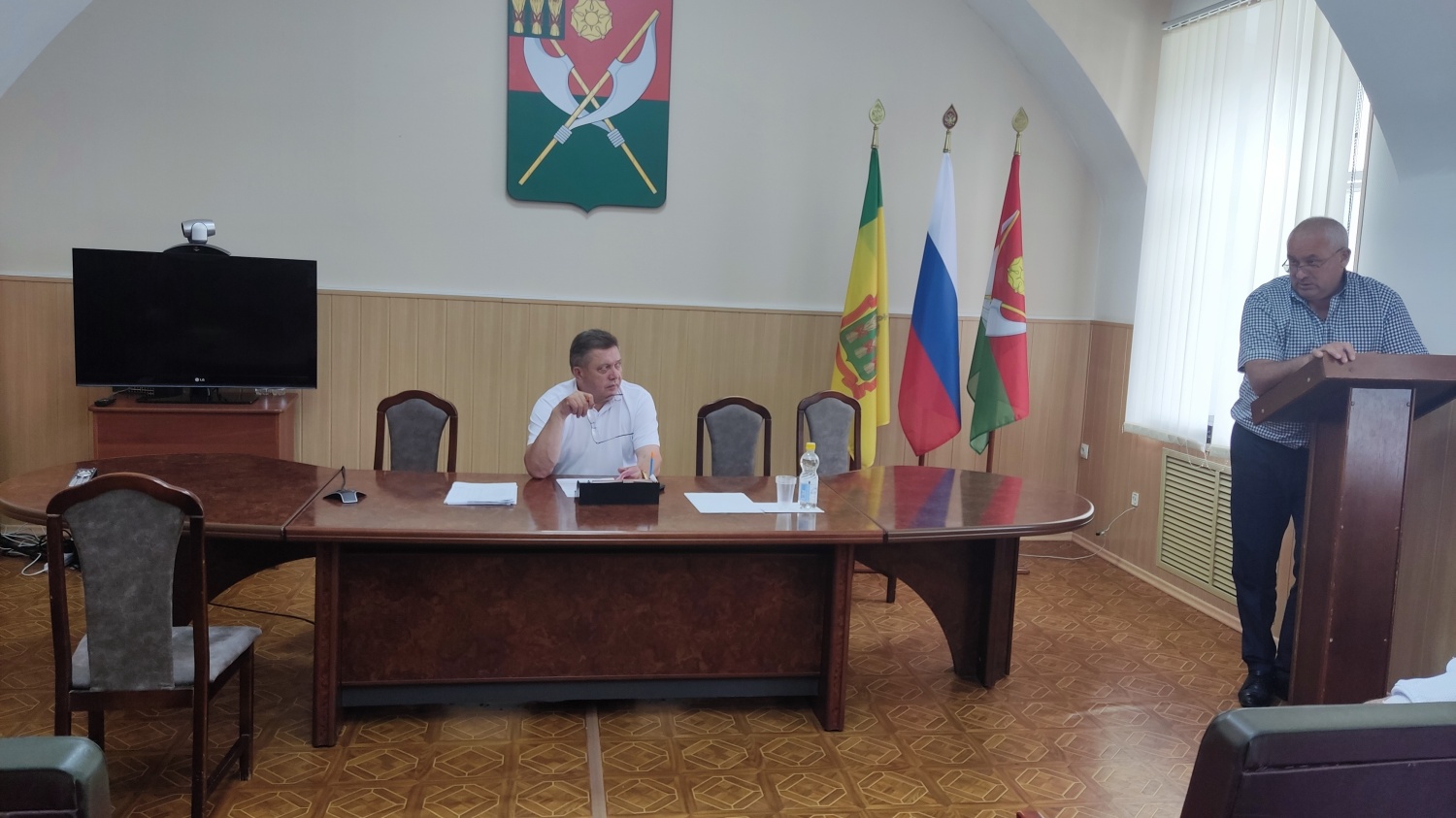 21.08.2023 глава Мокшанского района Н.Н.Тихомиров провел оперативное совещание