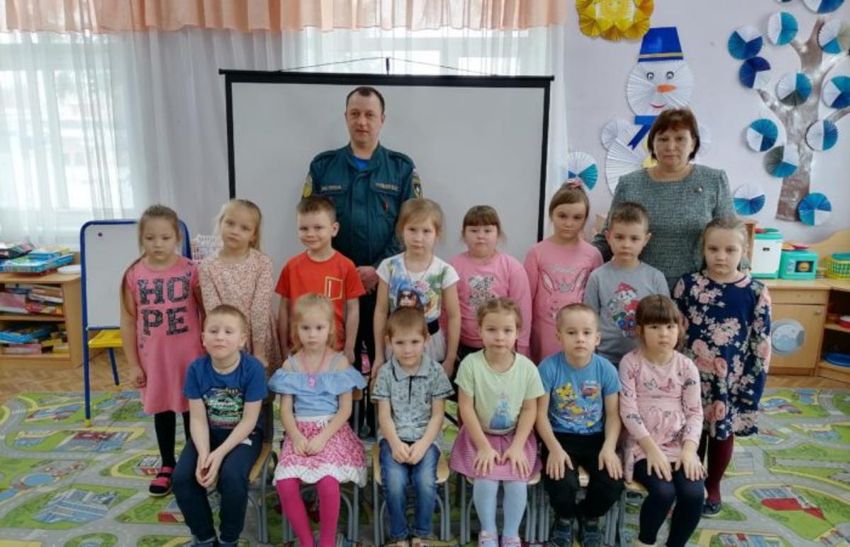 В образовательных организациях Мокшанского района прошли мероприятия, посвященные празднованию 1 марта Всемирного дня гражданской обороны.