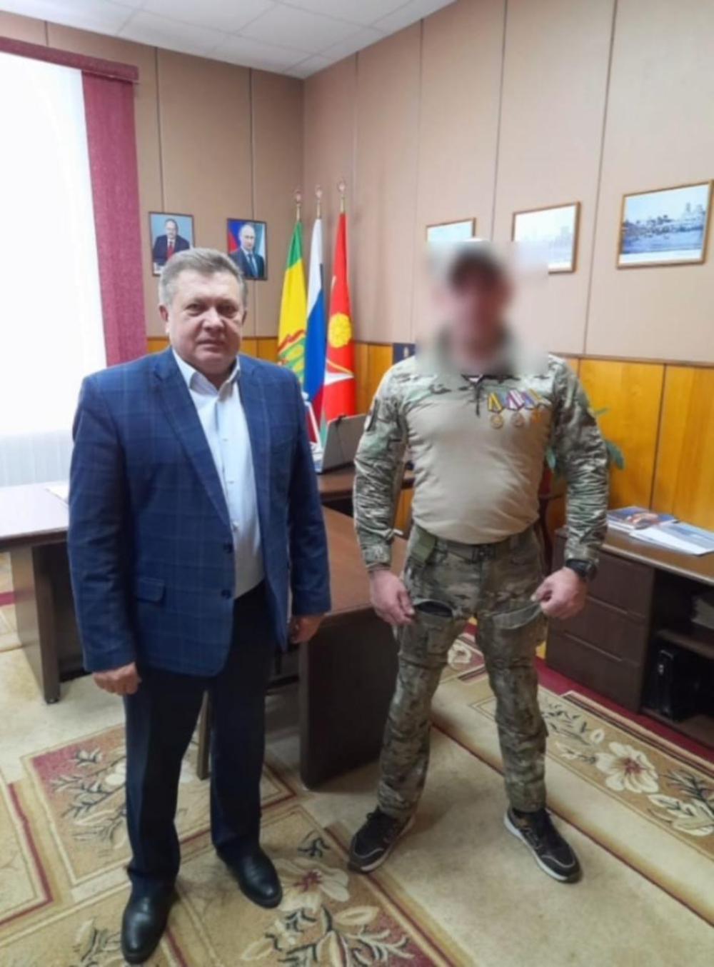В администрации Мокшанского района состоялась встреча с военнослужащим – участником специальной военной операции