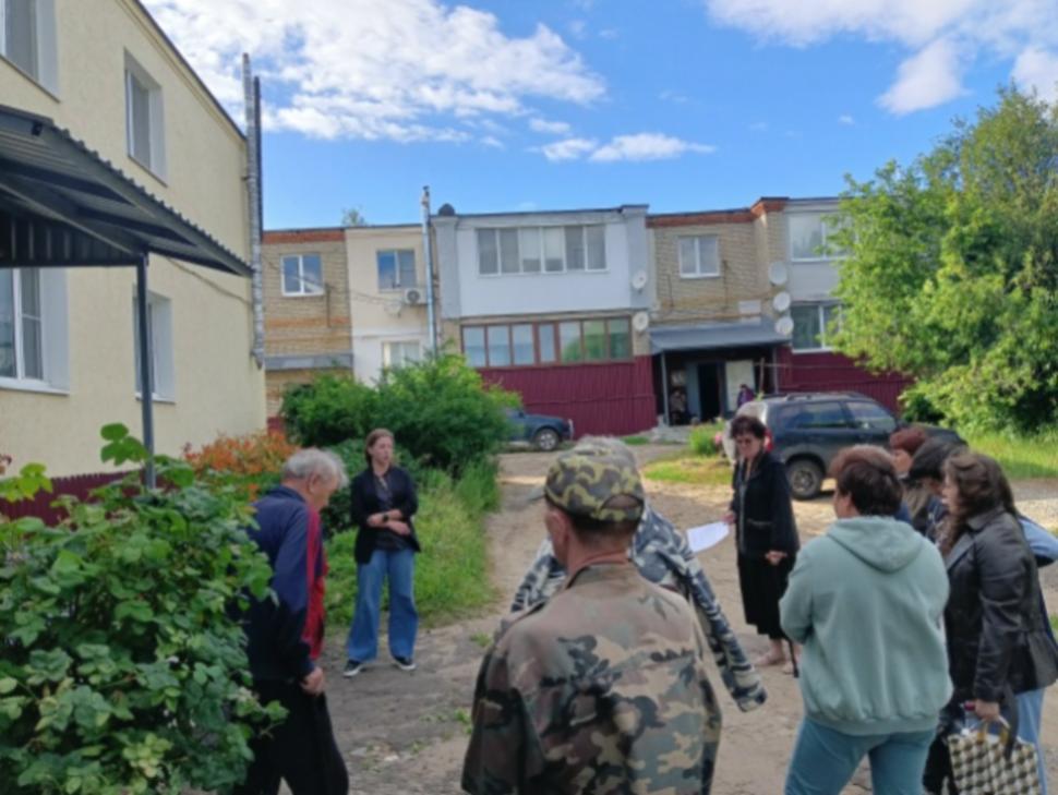 В Мокшане состоялся сход жителей многоквартирного дома 