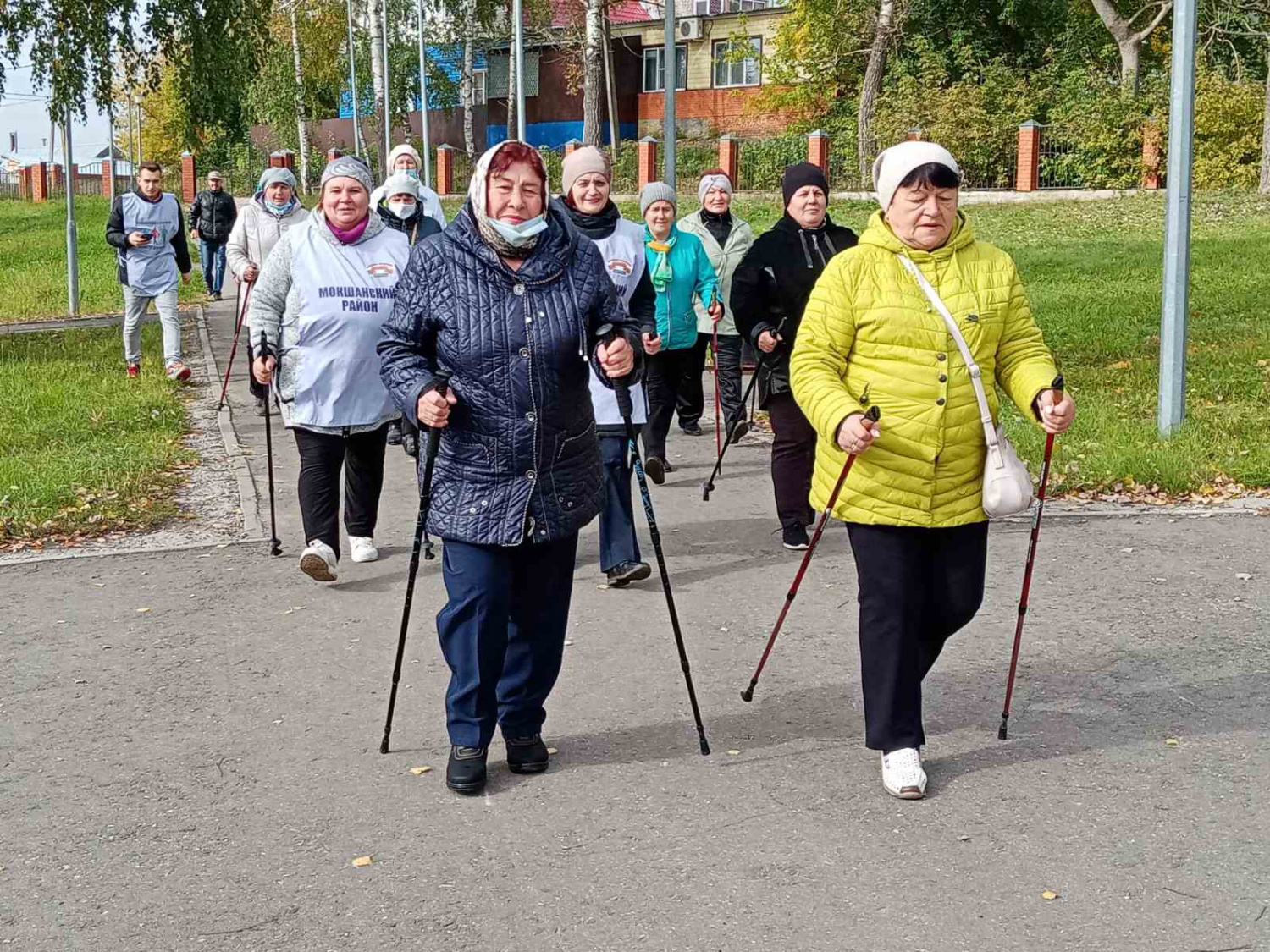 1 октября  в Мокшане состоялся  районный фестиваль Скандинавской ходьбы «Новые семейные традиции». 