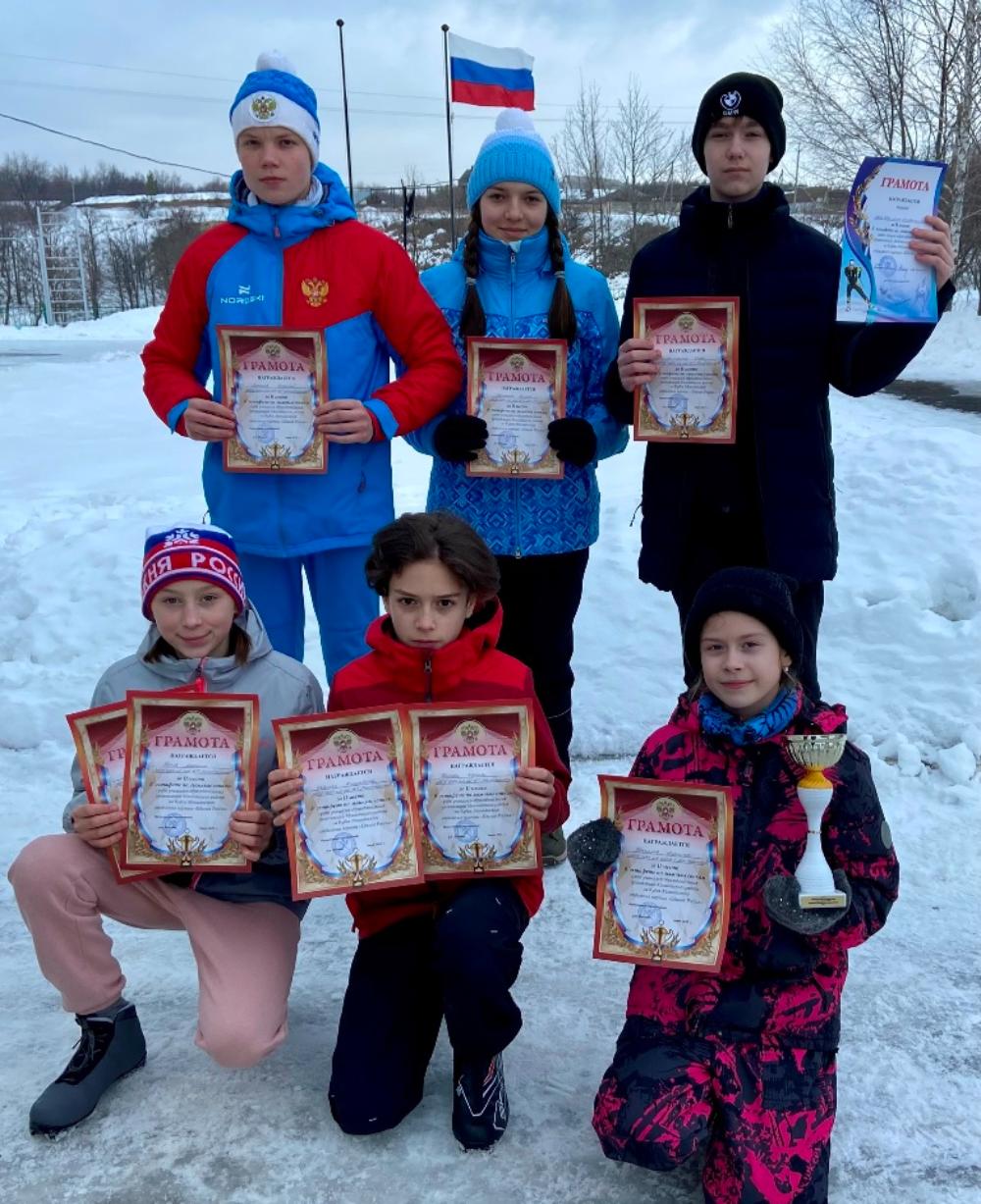  3 марта на лыжной трассе п. Красное Польцо прошла эстафета  по лыжным гонкам  среди образовательных организаций Мокшанского района.
