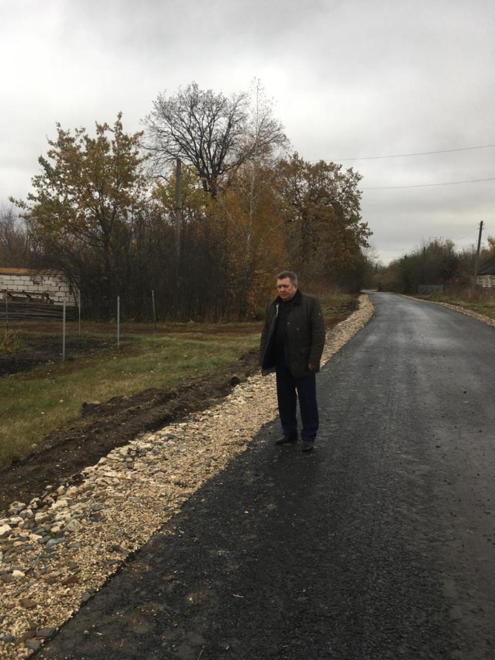 Глава Мокшанского района Н.Н.Тихомиров проконтролировал качество ремонта дороги Нечаевка – Отрадный. Глава Мокшанского района Н.Н.Тихомиров проконтролировал качество ремонта дороги Нечаевка – Отрадный.