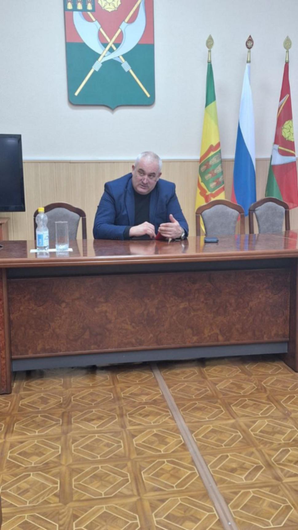 В администрации Мокшанского района прошло совещание по вопросам благоустройства с собственниками объектов торговли и бизнеса