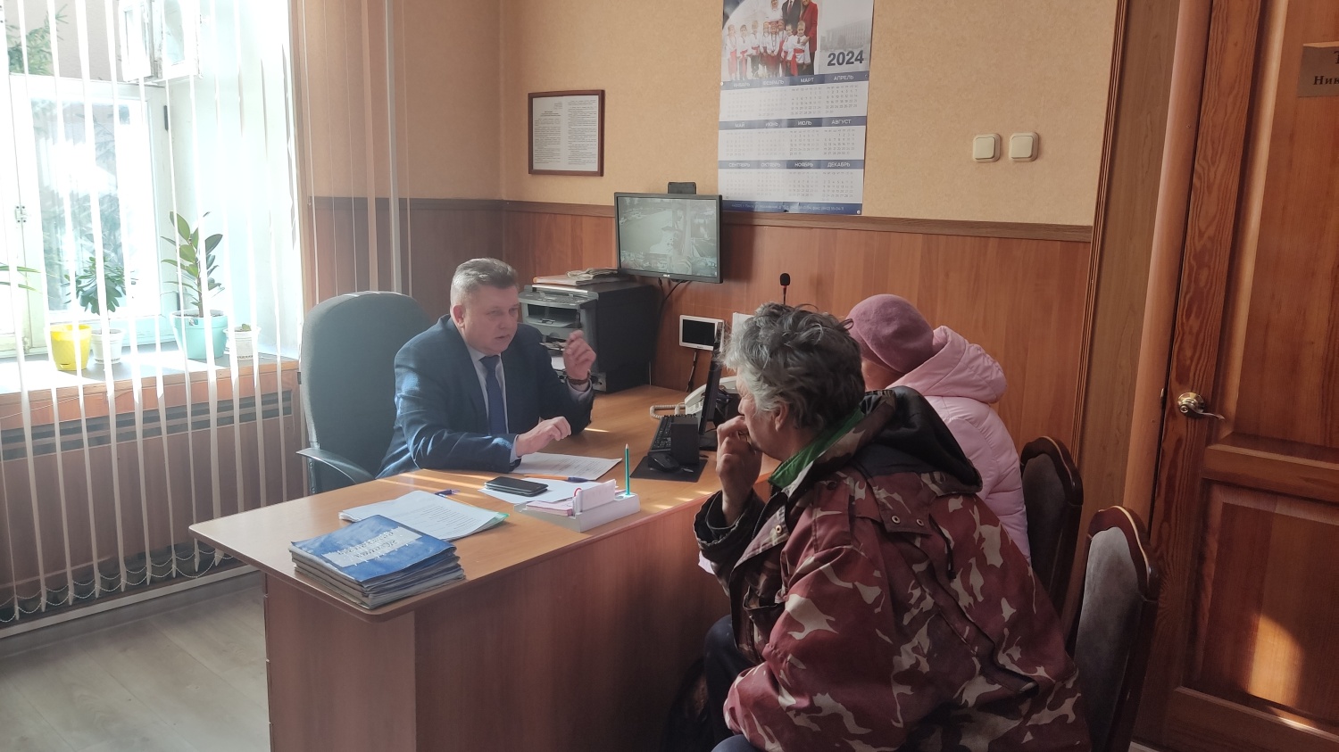 Глава Мокшанского района Н.Н.Тихомиров провел прием граждан.