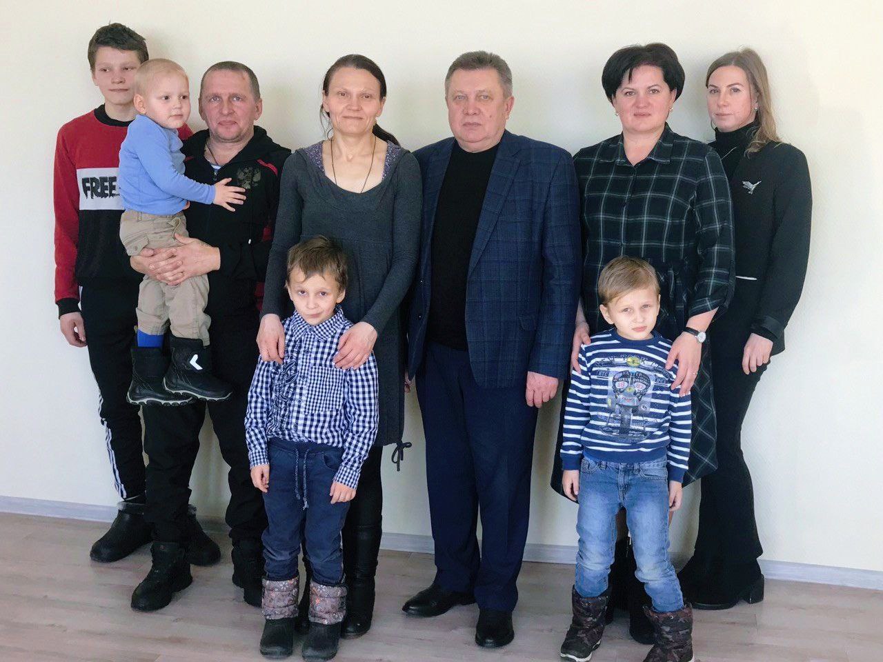 Глава Мокшанского района Н.Н.Тихомиров провел встречу с участником СВО и членами его семьи в администрации Нечаевского сельсовета. Глава Мокшанского района Н.Н.Тихомиров провел встречу с участником СВО и членами его семьи в администрации Нечаевского сельсовета.