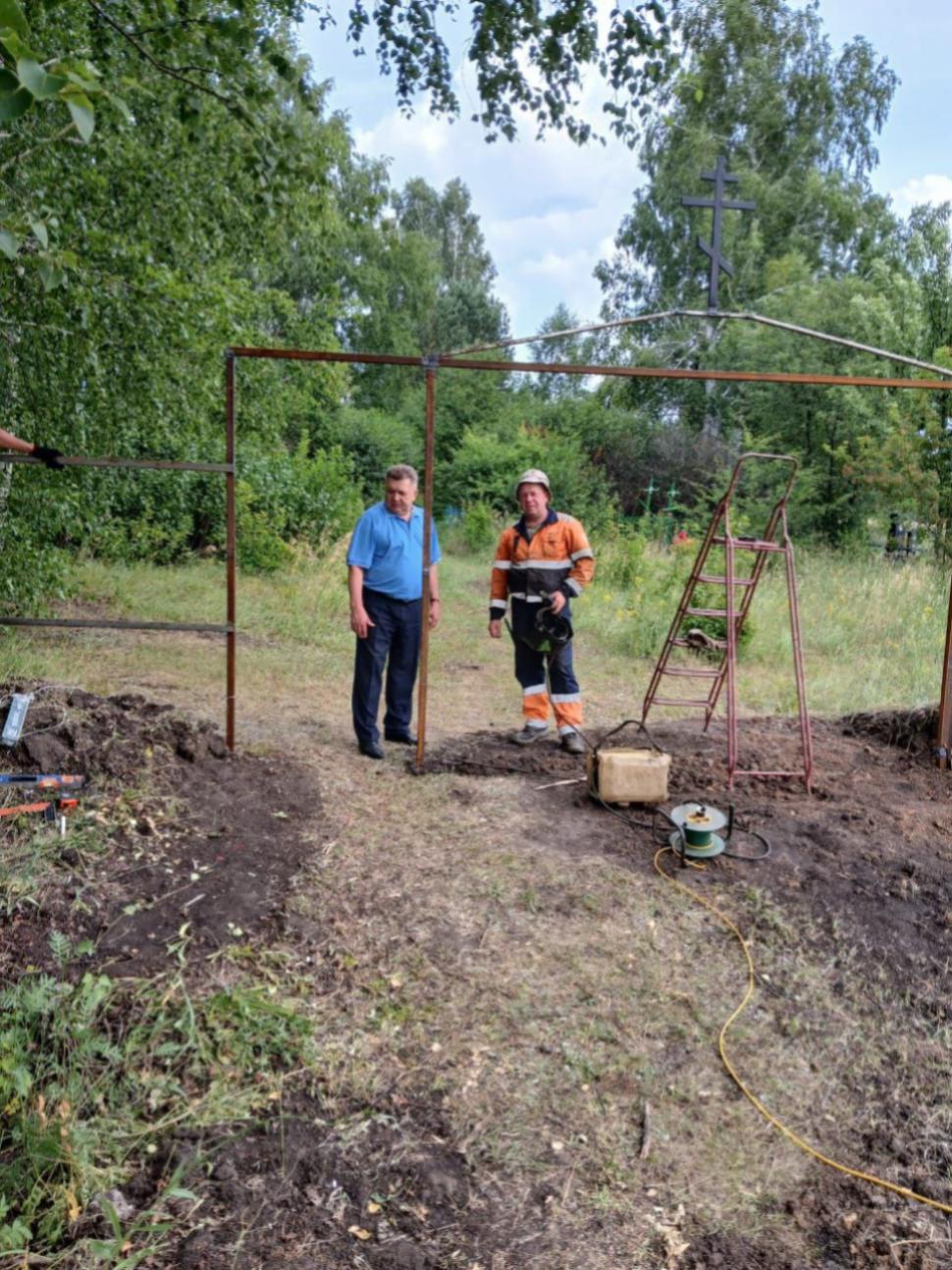 В селе Новоникольское начали работу по благоустройству кладбища В селе Новоникольское начали работу по благоустройству кладбища