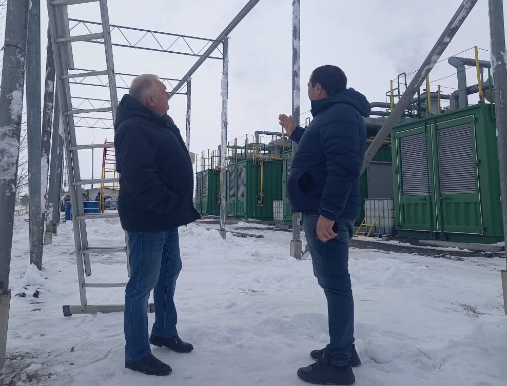 Начальник отдела по развитию сельского хозяйства администрации Мокшанского района Долженков В.Н. посетил ООО «Мокшанские розы»