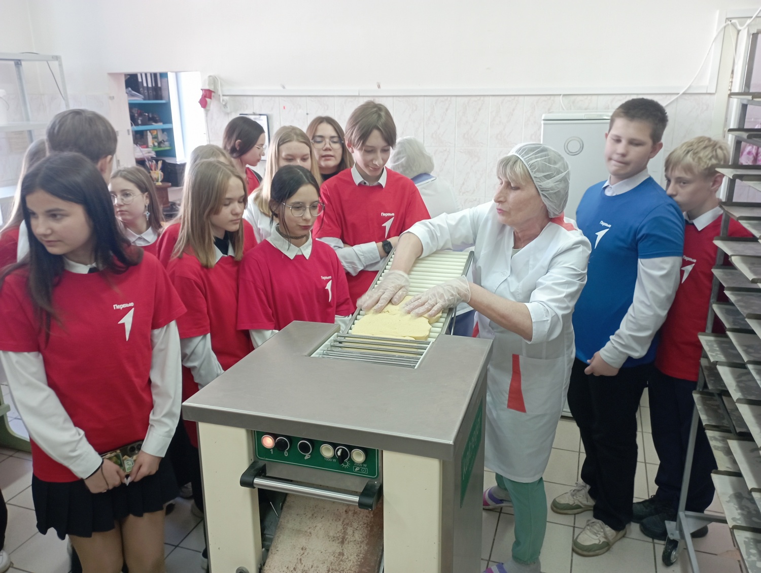 В рамках Недели предпринимательства проведен мастер-класс производства печенья из натуральных продуктов В рамках Недели предпринимательства проведен мастер-класс производства печенья из натуральных продуктов