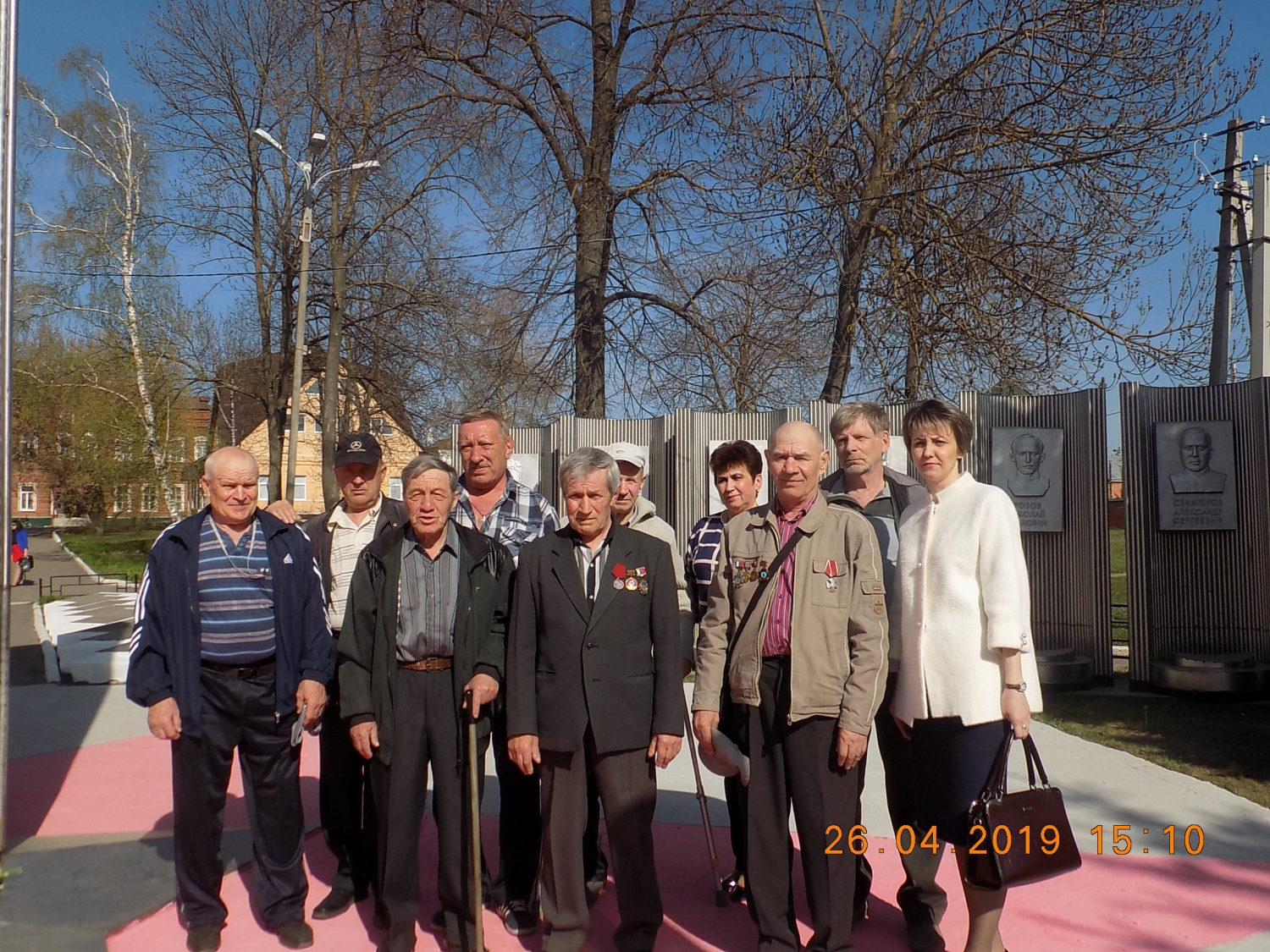 «Чернобыль – живая память» - под таким названием 26 апреля состоялся вечер-реквием, организованный центральной районной библиотекой и Управлением социальной защиты населения.