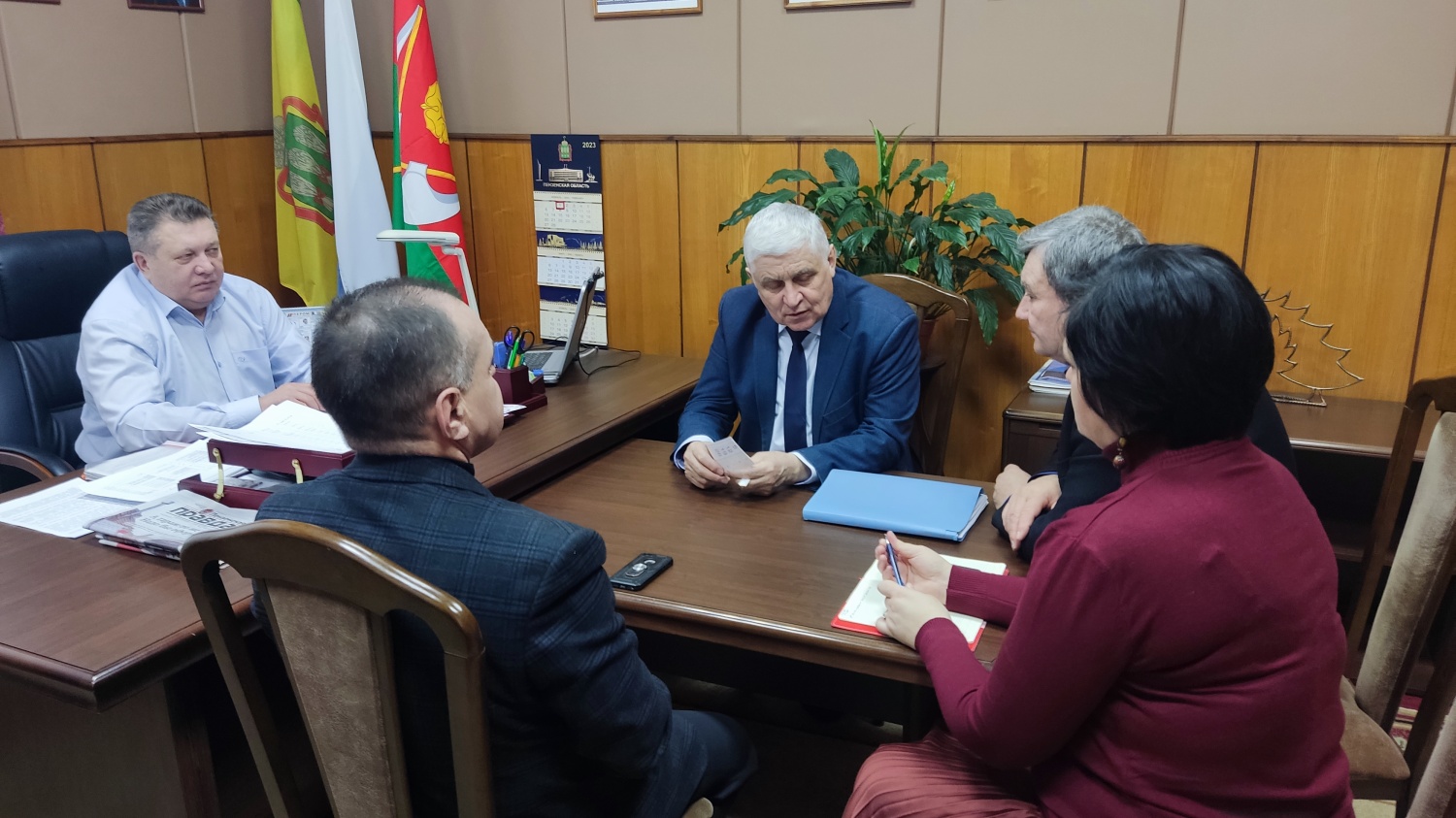 Глава Мокшанского района Н.Н.Тихомиров провел рабочее совещание по подготовки и проведению зимних сельских игр в р.п.Мокшан. Глава Мокшанского района Н.Н.Тихомиров провел рабочее совещание по подготовки и проведению зимних сельских игр в р.п.Мокшан.