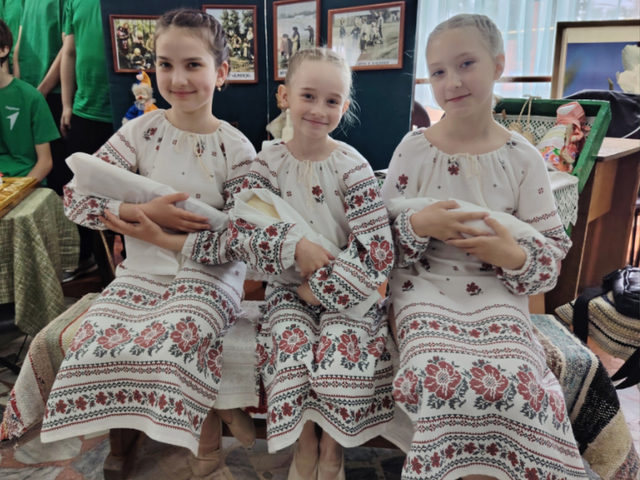 В День защиты детей сотрудники музея организовали интерактивную площадку "Музей игрушек старины" В День защиты детей сотрудники музея организовали интерактивную площадку "Музей игрушек старины"