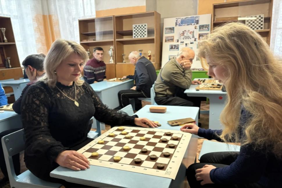 Шашки — это простой и доступный вид спорта Шашки — это простой и доступный вид спорта