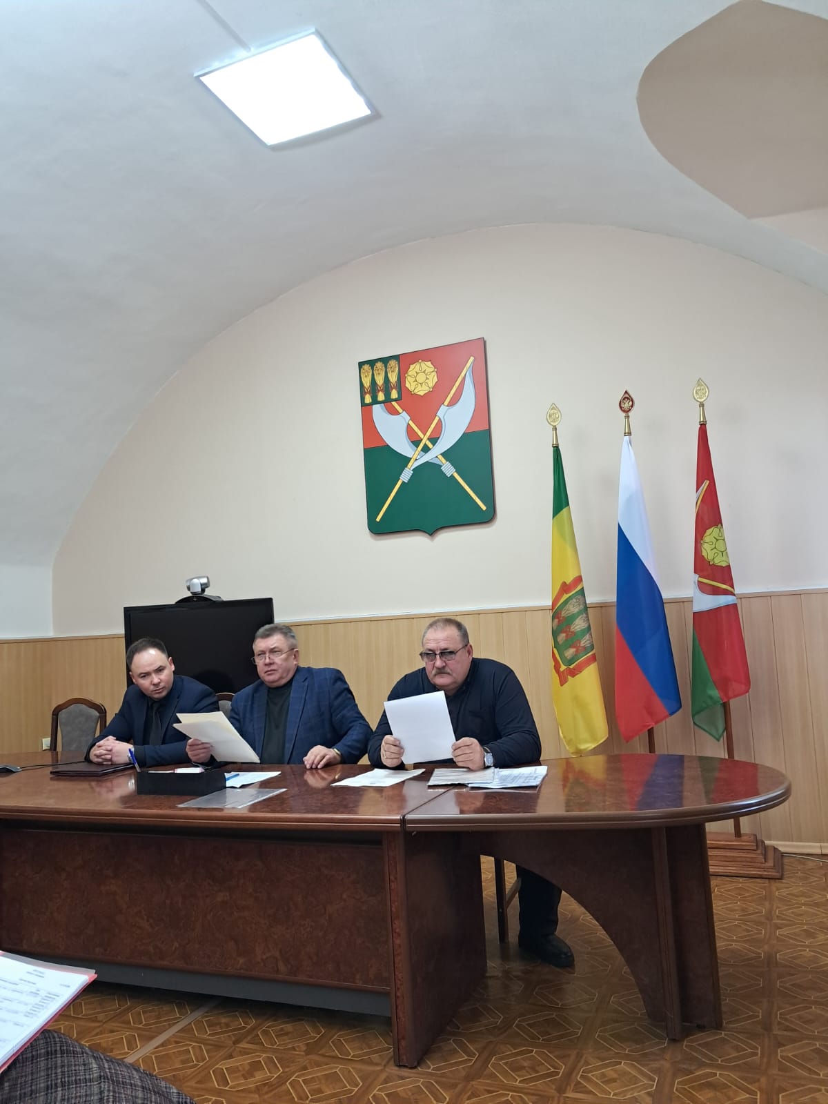 Глава Мокшанского района Н. Н.Тихомиров провел совещание. 