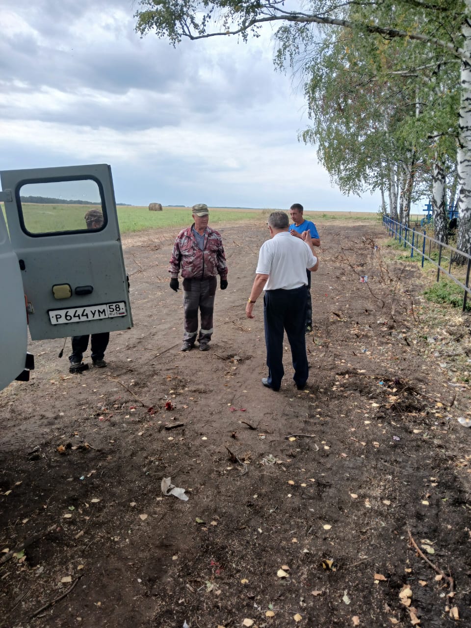 С рабочим визитом глава Мокшанского района посетил д. Черниговку Засечного сельсовета .