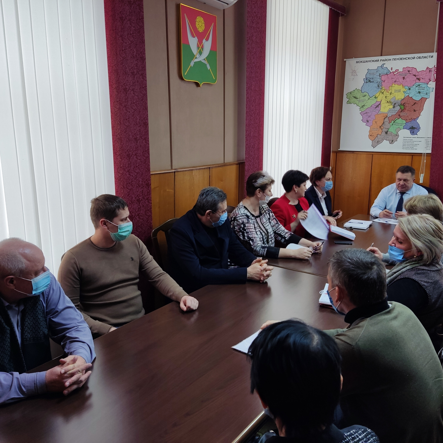 Глава администрации Мокшанского района Н. Н. Тихомиров провёл рабочее совещание