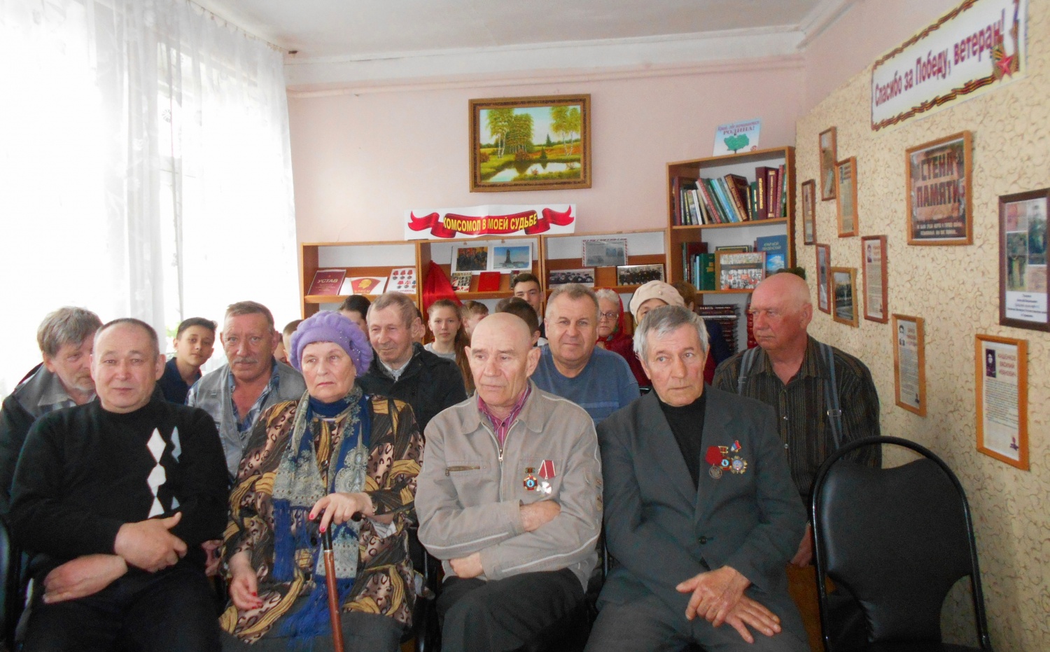 «Чернобыль: трагедия и боль» - под таким названием 26 апреля состоялся вечер-реквием, организованный центральной районной библиотекой и Управлением социальной защиты населения.