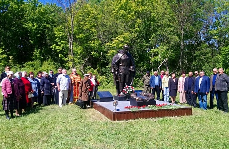В селе Елизино открыли мемориал «Сквер Памяти», посвященный землякам, погибшим в годы Великой Отечественной войны 1941-1945 годов.