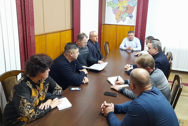  Глава Мокшанского района Н.Н. Тихомиров провел заседание градостроительного совета