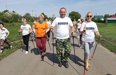 Делегация Мокшанского района приняла участие в шестнадцатом по счету областном фестивале Скандинавской ходьбы. 