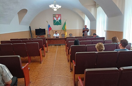 Глава администрации района Николай Николаевич Тихомиров провел совещание с главами администраций поселений и начальниками военно-учетных столов муниципальных образований Глава администрации района Николай Николаевич Тихомиров провел совещание с главами администраций поселений и начальниками военно-учетных столов муниципальных образований