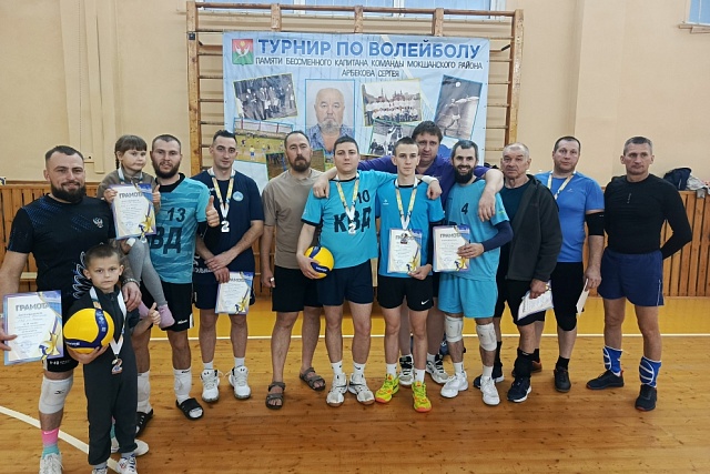 19 октября в р.п. Мокшан прошел 3-й открытый турнир по волейболу среди мужских команд