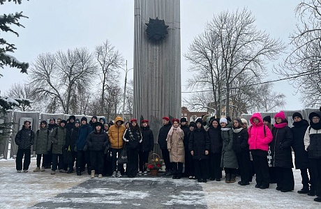 3 декабря, в День Неизвестного Солдата, в районном Доме культуры состоялась информационная программа «Есть память, у которой нет конца». 