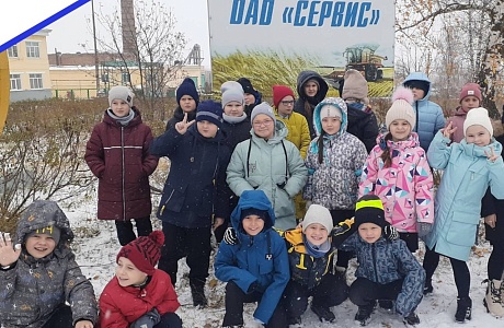 В преддверии осенних каникул учащиеся 2 "Б" класса школы №1 посетили "Сервис". Ребята очень давно интересовались тем, откуда берется такая вкусная выпечка, которую мы все очень любим и ежедневно покупаем в школьной столовой. В преддверии осенних каникул учащиеся 2 "Б" класса школы №1 посетили "Сервис". Ребята очень давно интересовались тем, откуда берется такая вкусная выпечка, которую мы все очень любим и ежедневно покупаем в школьной столовой.