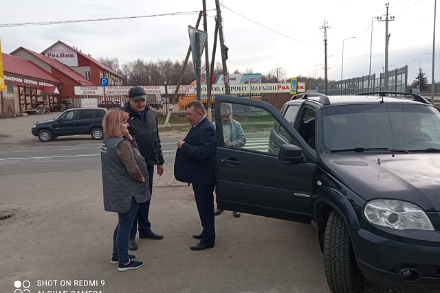 Главой Мокшанского района Н.Н.Тихомировым проведён рейд по благоустройству р.п.Мокшан.